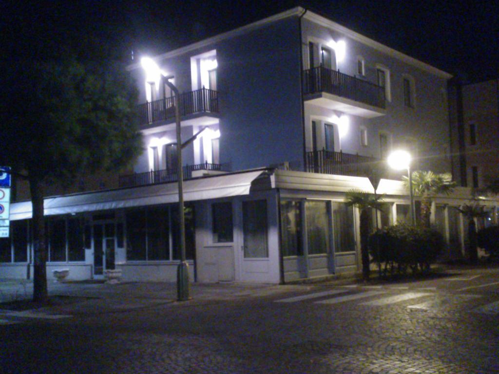 Hotel Oasis Marina di Ravenna Exterior photo